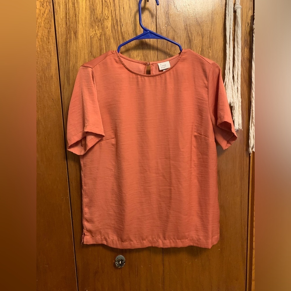 A new day size small blouse women’s coral short sleeve botton neck